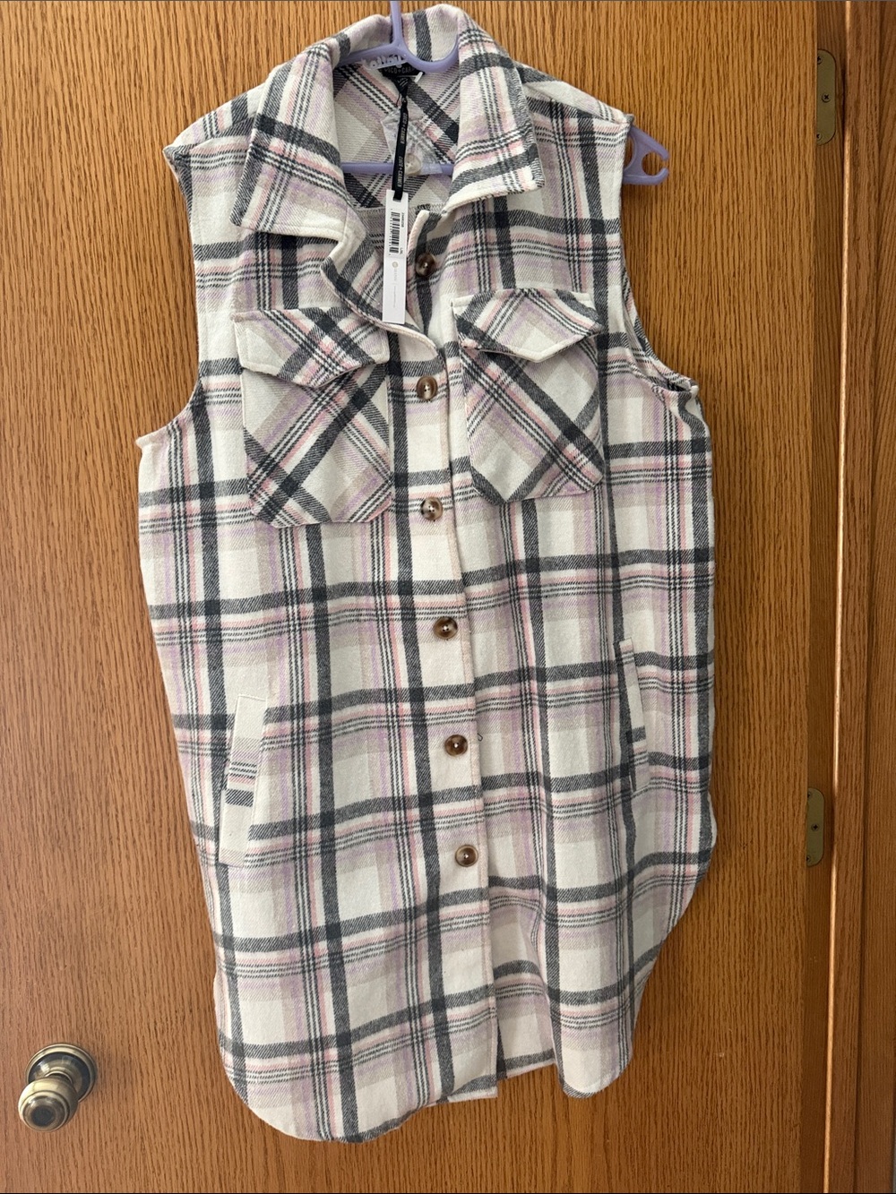 Coco + Carmen Plaid Sleeveless Button-Front Vest in White, Gray & Pink